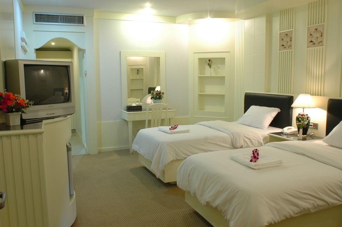 The Rich Hotel Nonthaburi Exterior photo